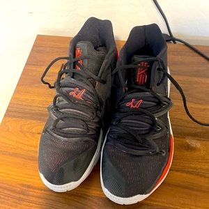 Kyrie Irving 5 “BRED”